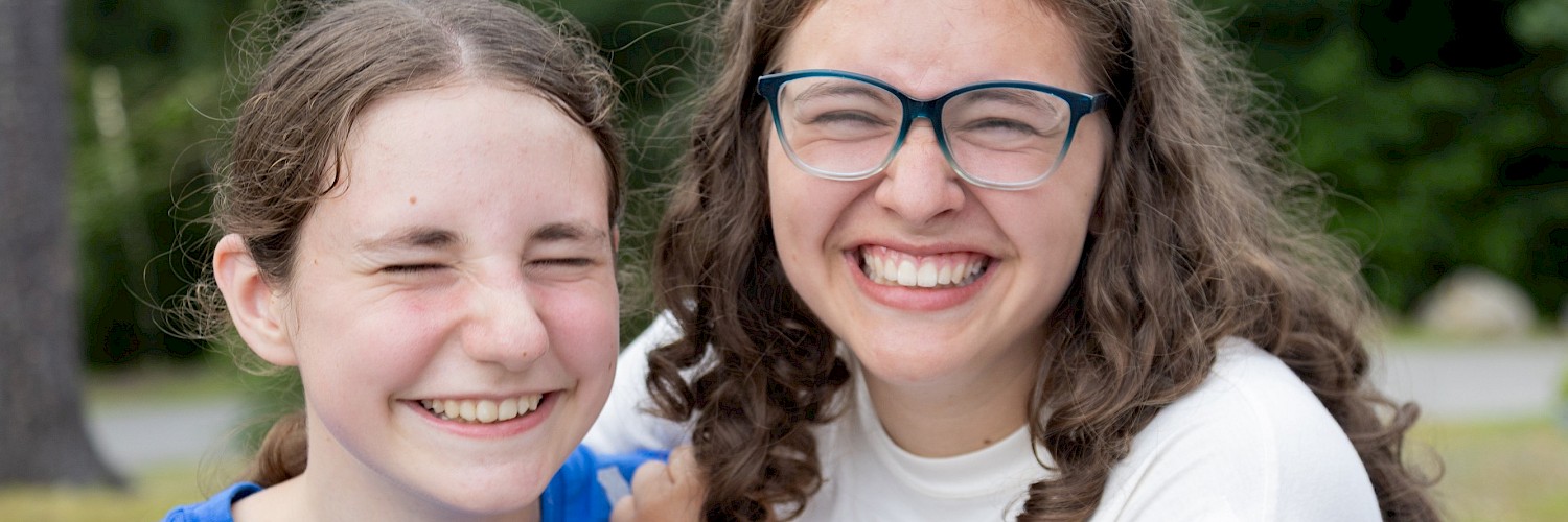 Emmy & Bella 2025